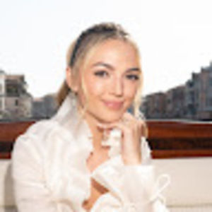 Meet your Posher, Claudia